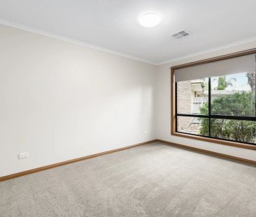 Well-Maintained Family Home in the Heart of Werribee - Photo 4