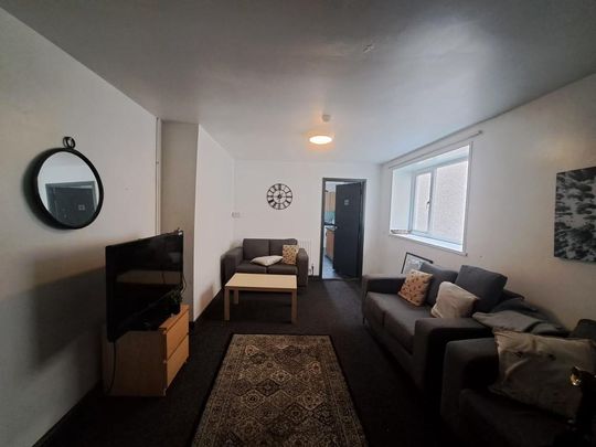 6 bedroom house share to rent - Photo 1