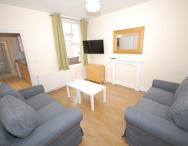 Rothesay Avenue Room 3 - Photo 1