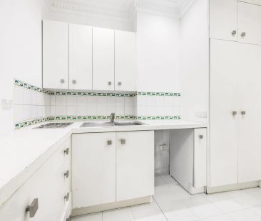 Character-Filled One-Bedroom Apartment in a Sought-After Edgecliff ... - Photo 2