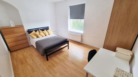 3 Bed Terraced House, Shelton Street, NG3 - Photo 3