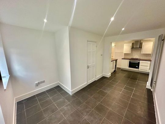 2 bedroom terraced house to rent - Photo 1