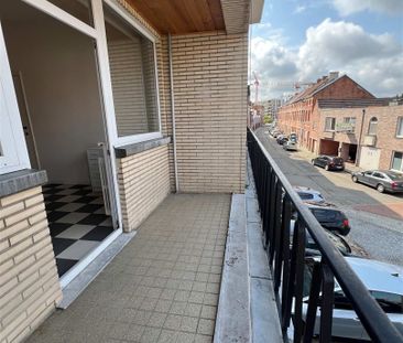 Charmant gerenoveerd appartement met 3 slaapkamers en 2 terrassen - Photo 5