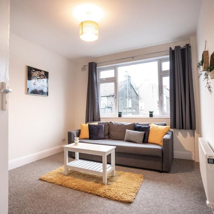 3 bedroom flat to rent - Photo 1