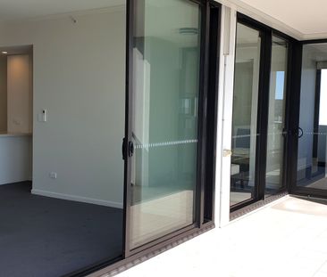 Luxury & C. B.D Located 3-Bedroom Apartment with Stunning City & Di... - Photo 5