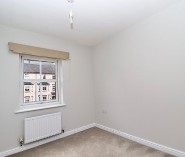 3 bedroom Detached House to let - Photo 4