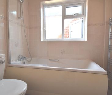 2 bedroom semi-detached bungalow to rent - Photo 6
