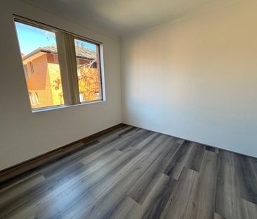 Two bedroom Unit in Great Location!! - Photo 2