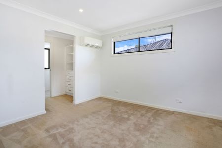 For Lease: Modern Townhouse in Prime Location - Photo 5