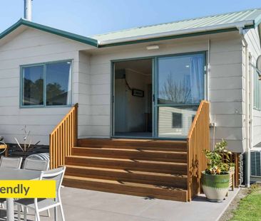 Welcome to this spacious and versatile 4-bedroom rental home. - Photo 4