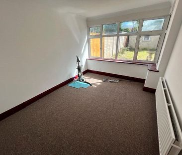 6 bedroom end of terrace house to rent - Photo 6