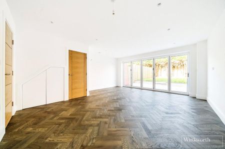 3 bedroom semi-detached house to rent - Photo 2