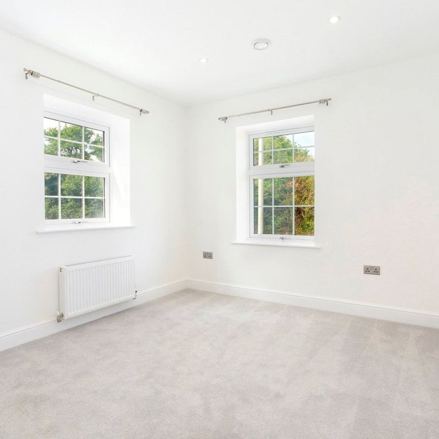 3 bedroom house to rent New Hythe Lane, Larkfield, Aylesford, Kent, ME20 - Photo 1