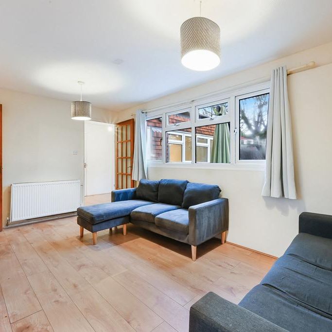 4 bedroom terraced house to rent - Photo 1