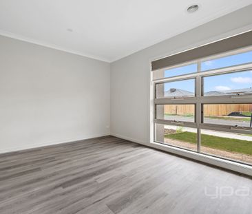BRAND NEW 4 BEDROOM FAMILY HOME - Photo 1