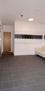 London Road, Lowfield Heath - Photo 4