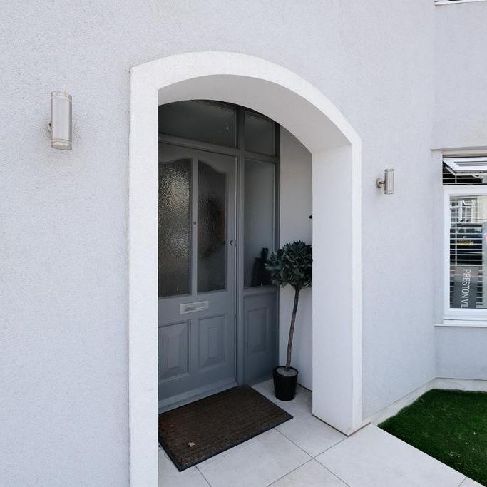 3 bedroom semi-detached house to rent - Photo 1