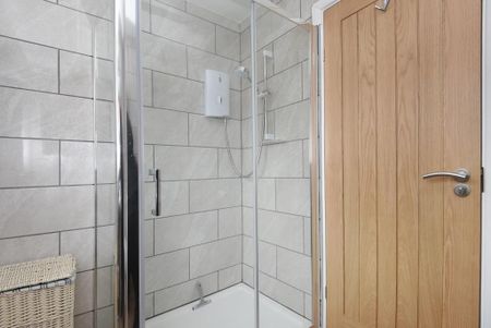 3 bedroom detached house to rent - Photo 5