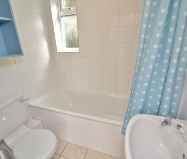 4 bedroom semi-detached house to rent - Photo 4