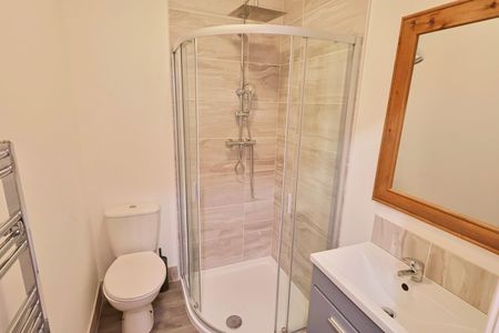 Room 3 - 9B Riverside Studios Riverside Close Whitley - BILLS INCLUSIVE ENSUITE CLOSE TO JLR - Photo 4