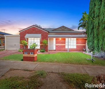 11 Clarendon Drive, Melton South, VIC 3338 - Photo 4