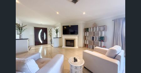 Fully Furnished Family Home - Photo 3