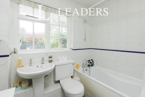 The Dene, Sevenoaks, TN13 - Photo 1