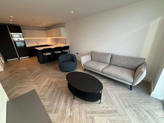 Extravagant Fully Furnished Two Double Bedroom Apartment with unrivalled facilities in the Exclusive Cortland Development, Colliers Yard. - Photo 1