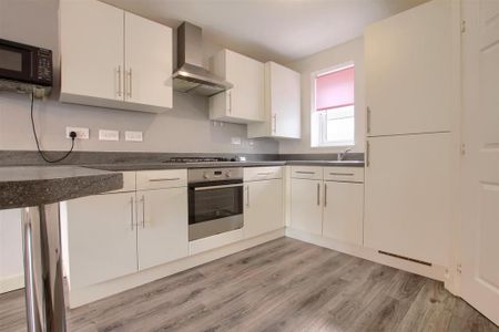 3 bedroom terraced house to rent - Photo 3