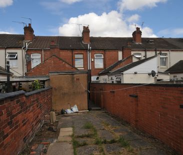 2 Bed Terraced House, Queen Marys Road, CV6 - Photo 2
