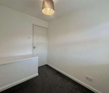 Caistor Close, Manchester, M16 - Photo 6