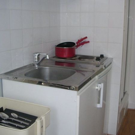 Location Appartement 1 pièce 9m² - Photo 3