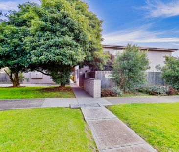 2/10 Dunlop Street,Maribyrnong,Victoria 3032, Melbourne - Photo 1