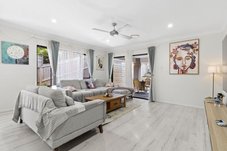 For Lease: Premium Family Home With its Own Mini-Golf Course in Prime Holmview Location! - Photo 3