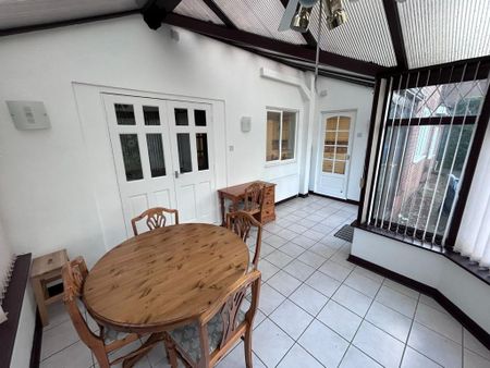 4 bedroom detached house to rent - Photo 3