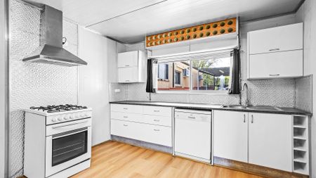 Neat Two Bedroom Family Home in Prime Punchbowl Location - Photo 5