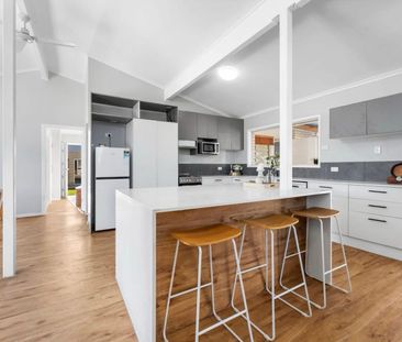 New Renovated 3 Beds 2bath lovely Home - Photo 4