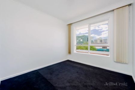 2 Bed, 1 Bath - Photo 3