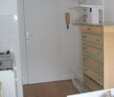 Location Appartement 1 pièce 9m² - Photo 3