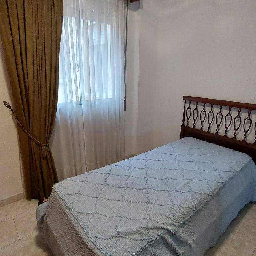 Piso de alquiler en C. Conde de Cienfuegos, La Victoria - Photo 1