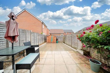 2 bedroom end of terrace house to rent - Photo 4