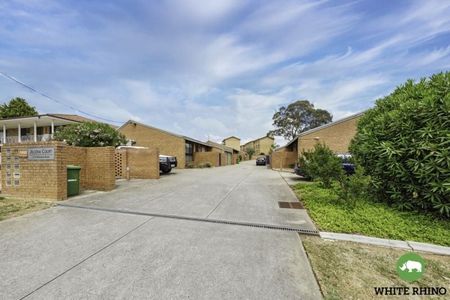 3/15 Mckeahnie Street, Queanbeyan - Photo 4