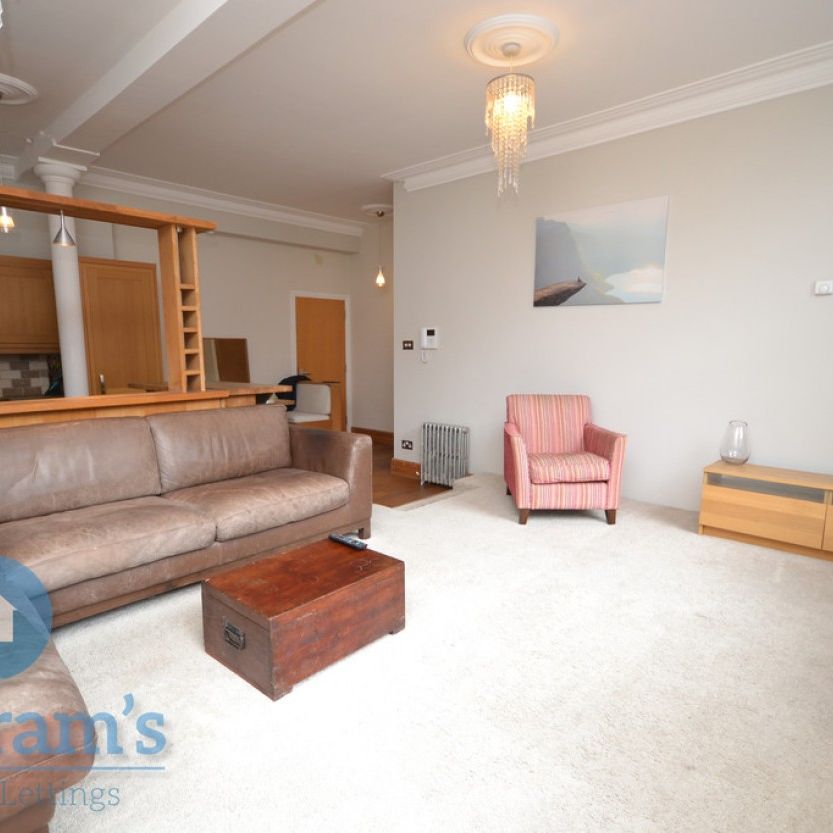 References Pending - 2 bed Apartment - Photo 1