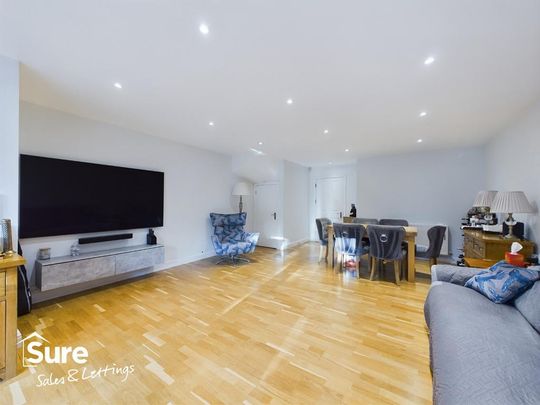 4 bedroom terraced house to rent - Photo 1