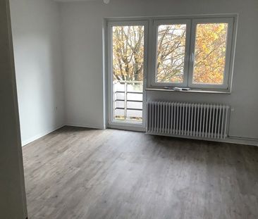 Sanierte 2-Zimmer Wohnung mit Balkon! - Foto 1
