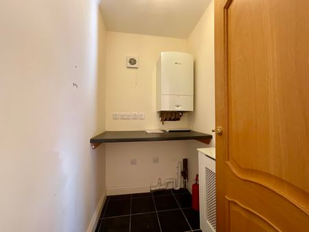 2 bedroom Detached Bungalow to let - Photo 2