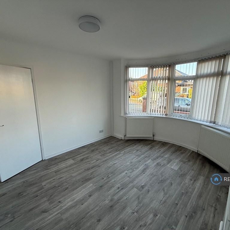 3 bedroom semi-detached house to rent - Photo 1