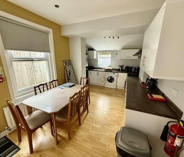 Russell Road, Felixstowe, Suffolk, IP11 - Photo 4