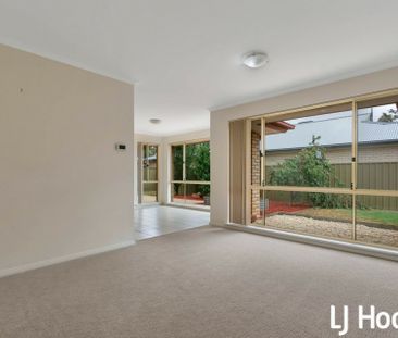 Spacious Family Home - Photo 6