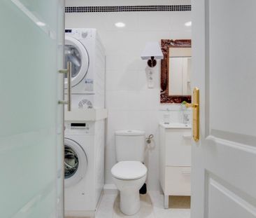 Amazing exterior room in Plaza Mayor - Photo 6